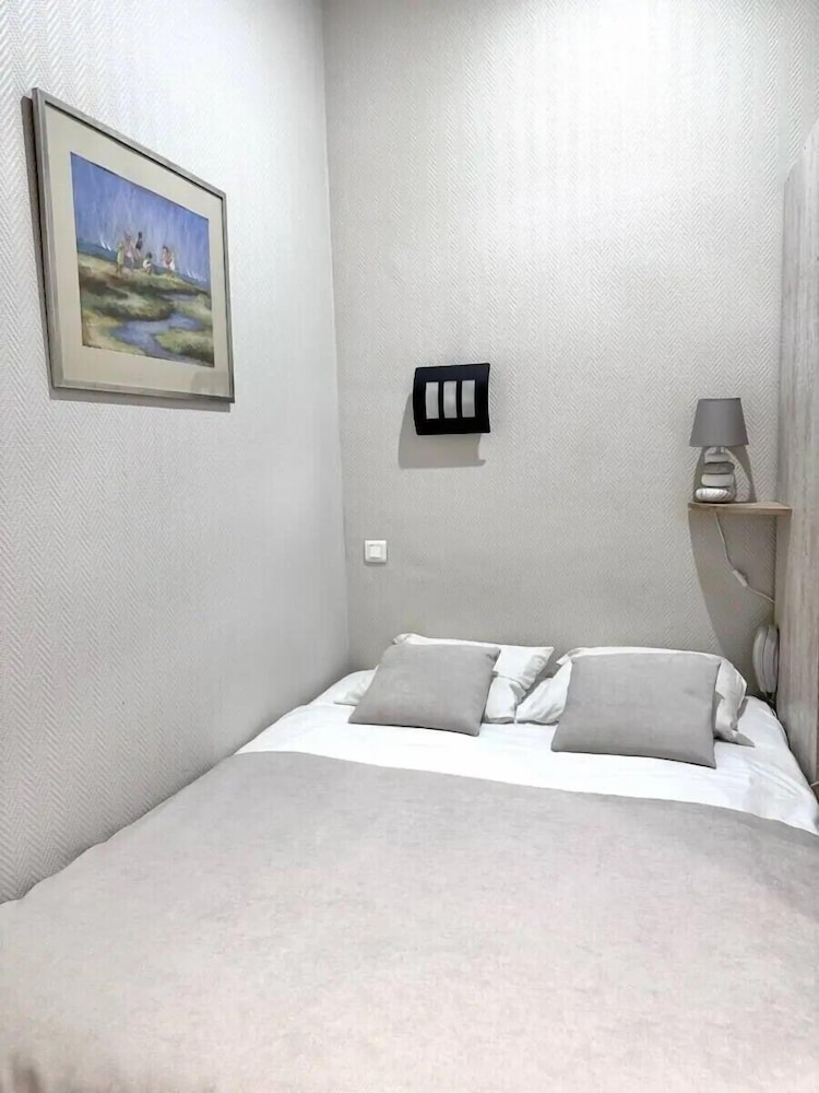 Classic Single Room