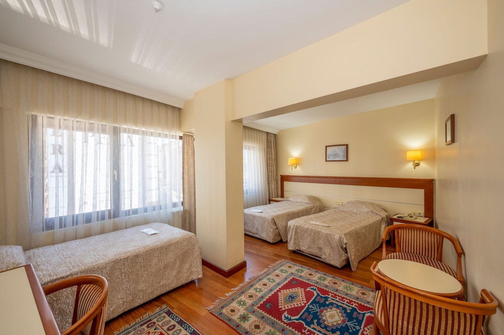 Standard Triple Room photo 2