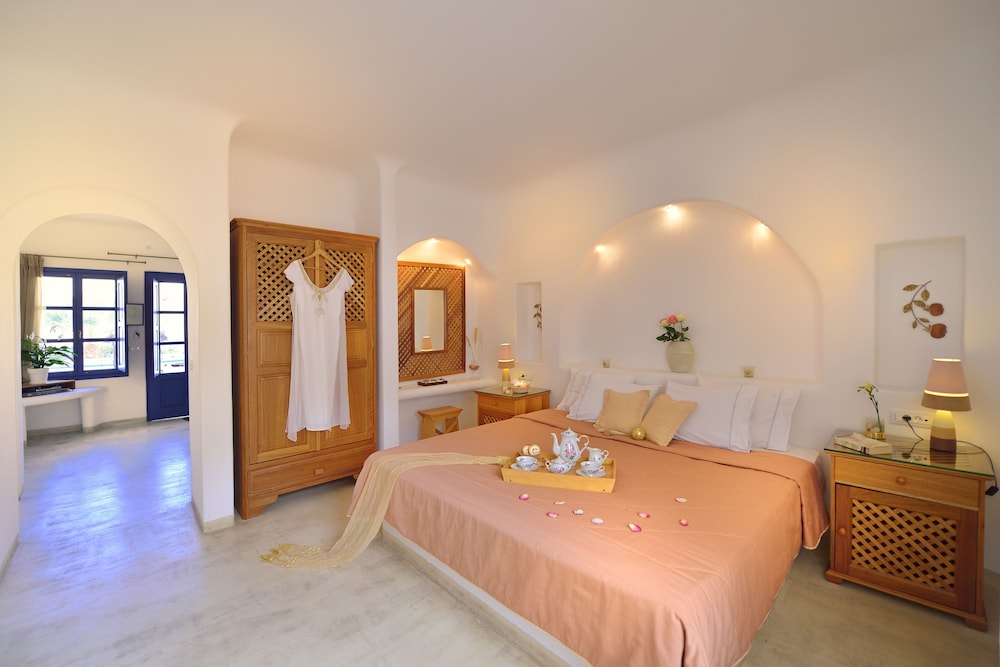 Superior Suite - Photo 10