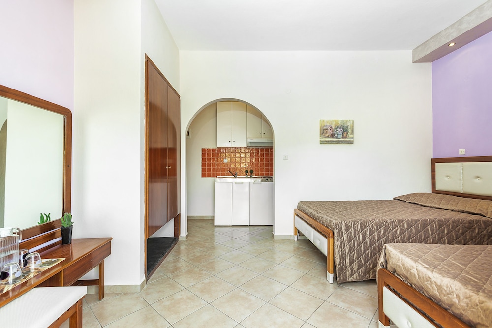 Standard Double Room, Garden View photo 2