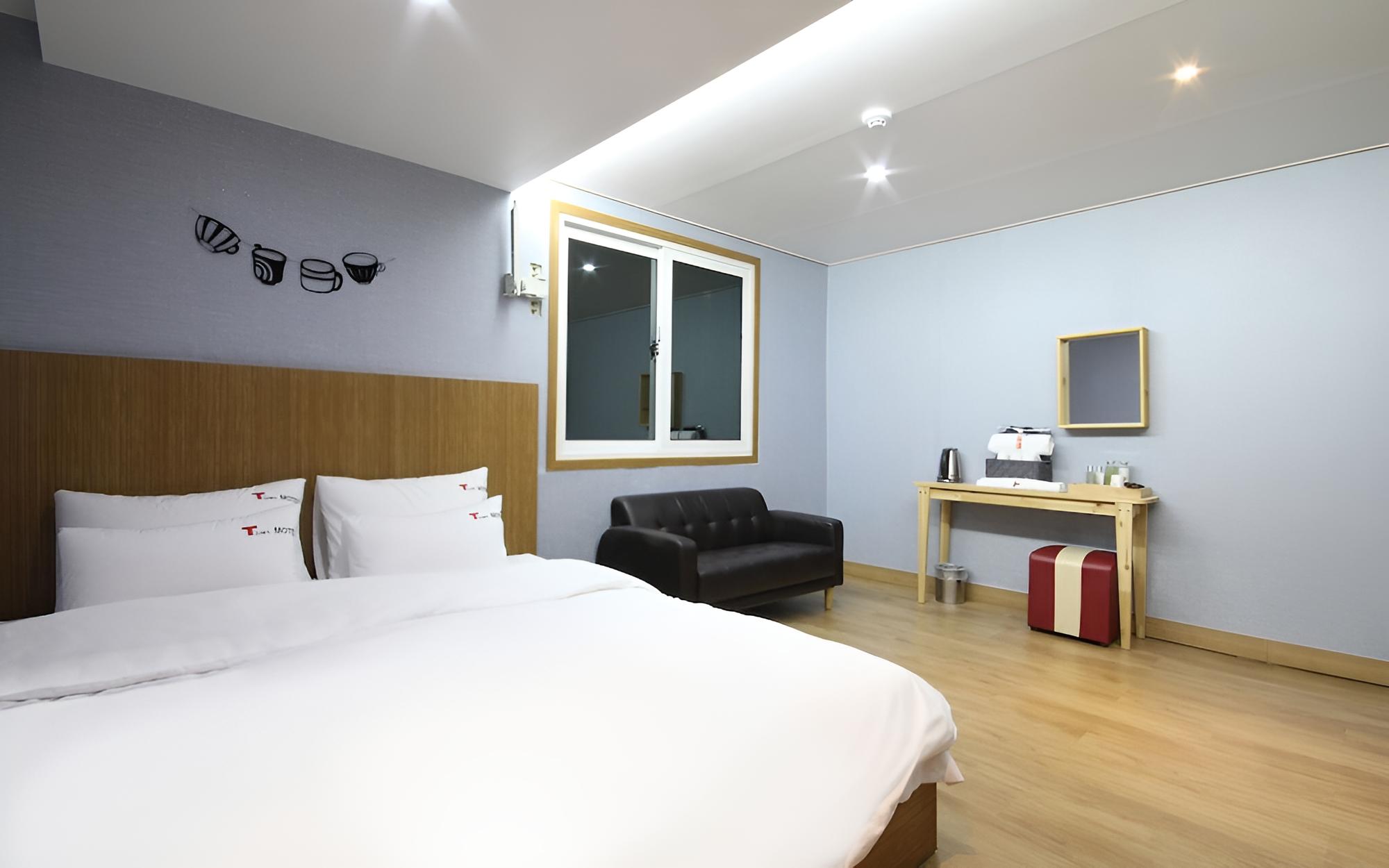 Room (Deluxe room) - Photo 11