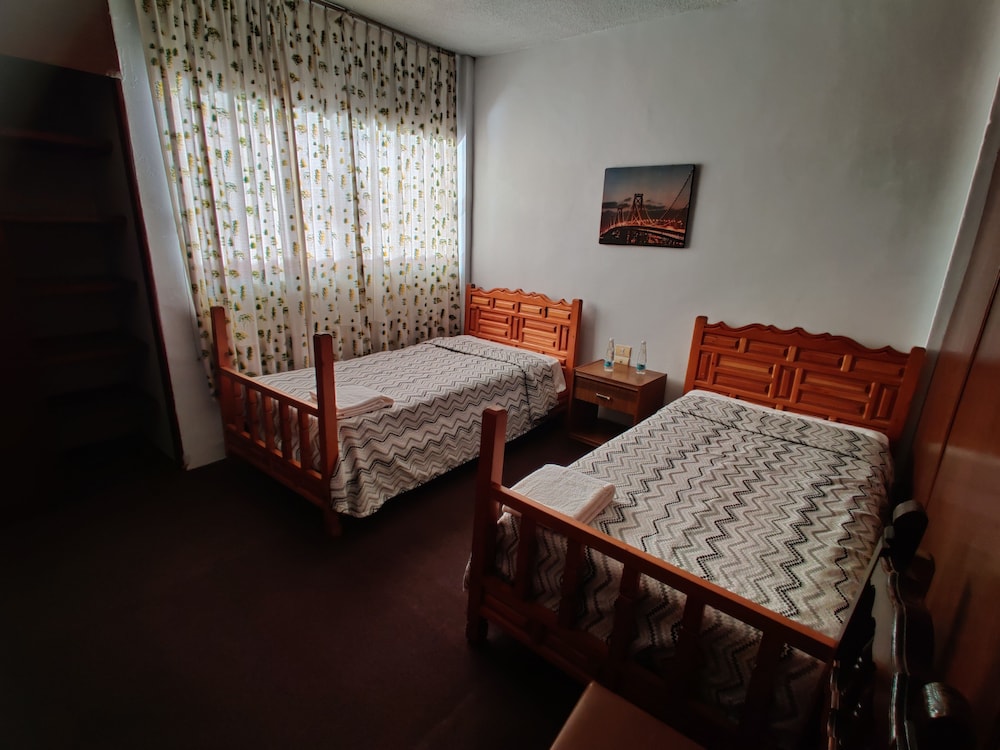 Room, 2 Double Beds photo 2