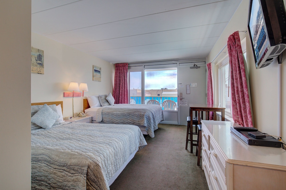 Room 220 photo 1