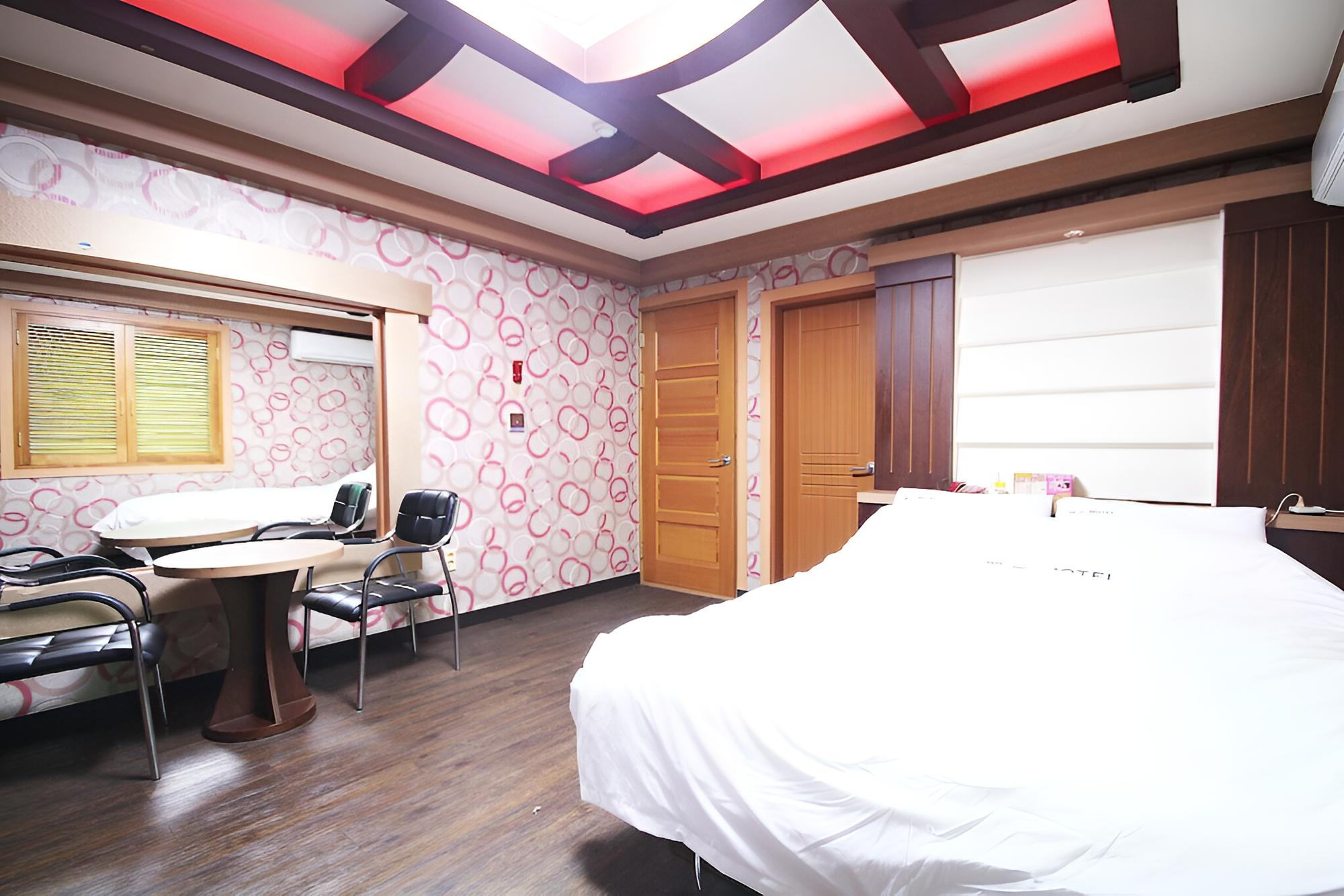 Room (Standard Room)
