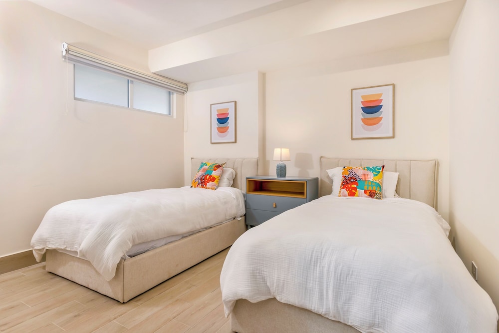 Luxury Apartment photo 3