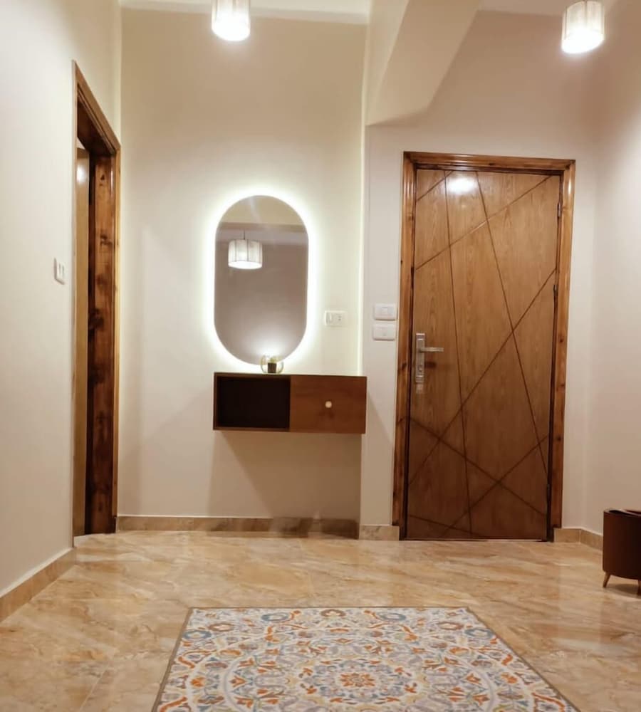 Luxury Quadruple Room, 2 Queen Beds, Non Smoking, Private Bathroom photo 3