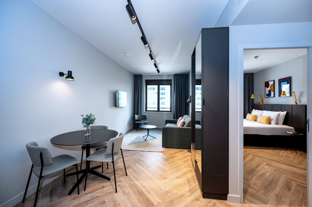 One Bedroom Apartment - Photo 6