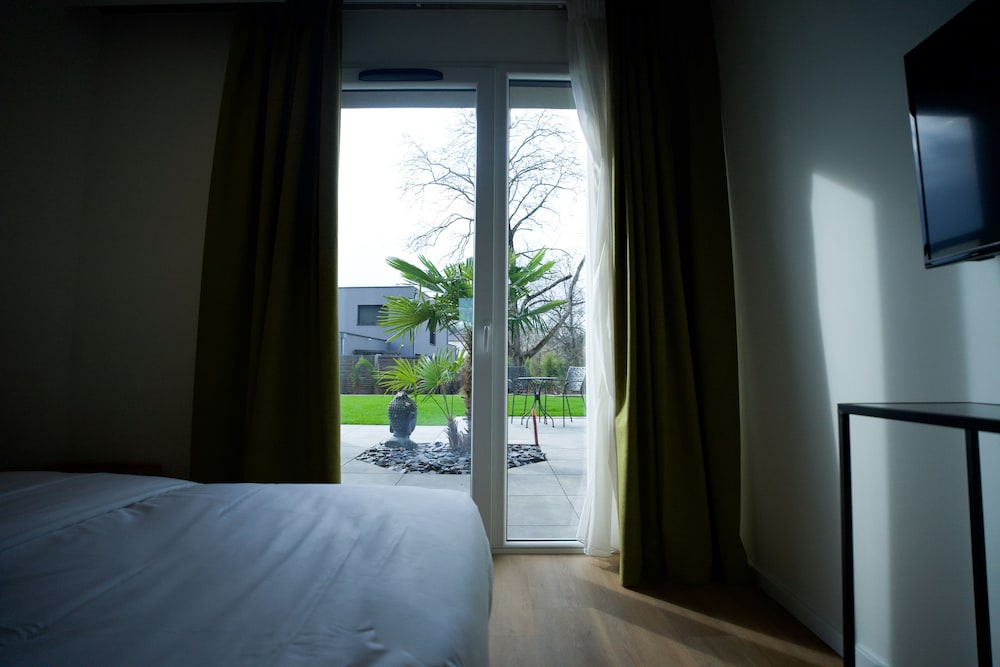 Comfort Room photo 2