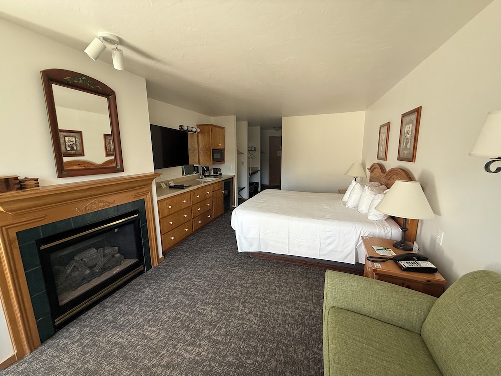 Birch Suite photo 1