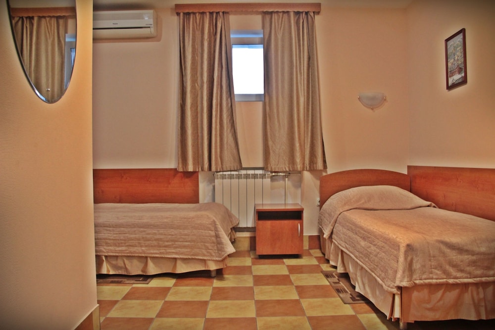 Standard Room, 2 Twin Beds
