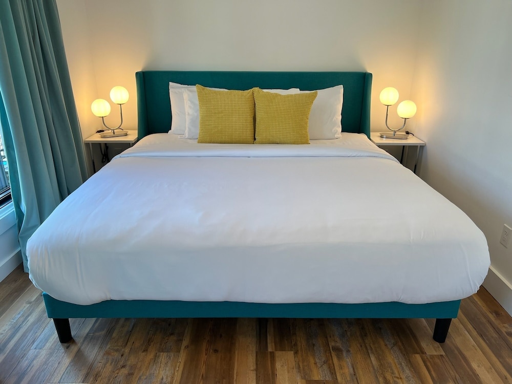 Design Room, 1 King Bed, Non Smoking photo 3