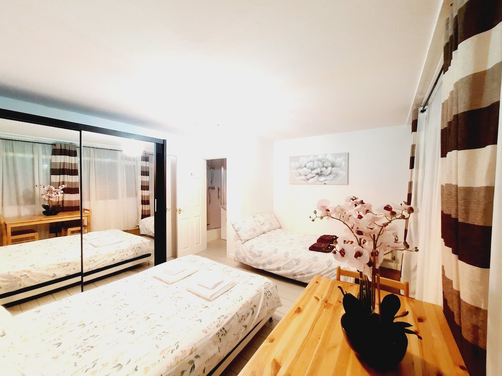 Standard Double or Twin Room, Ensuite, Garden View (Grendon Room 3) photo 1