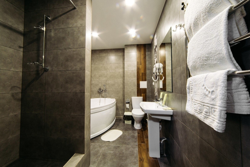 Deluxe Suite photo 3
