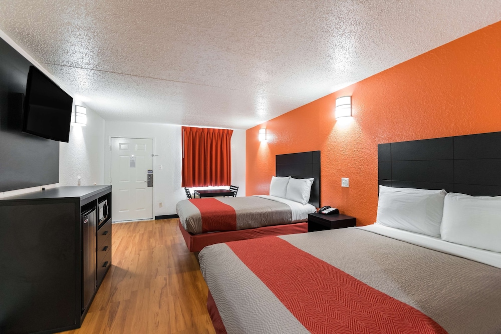 Deluxe Room, 2 Double Beds, Non Smoking, Refrigerator & Microwave - Photo 4