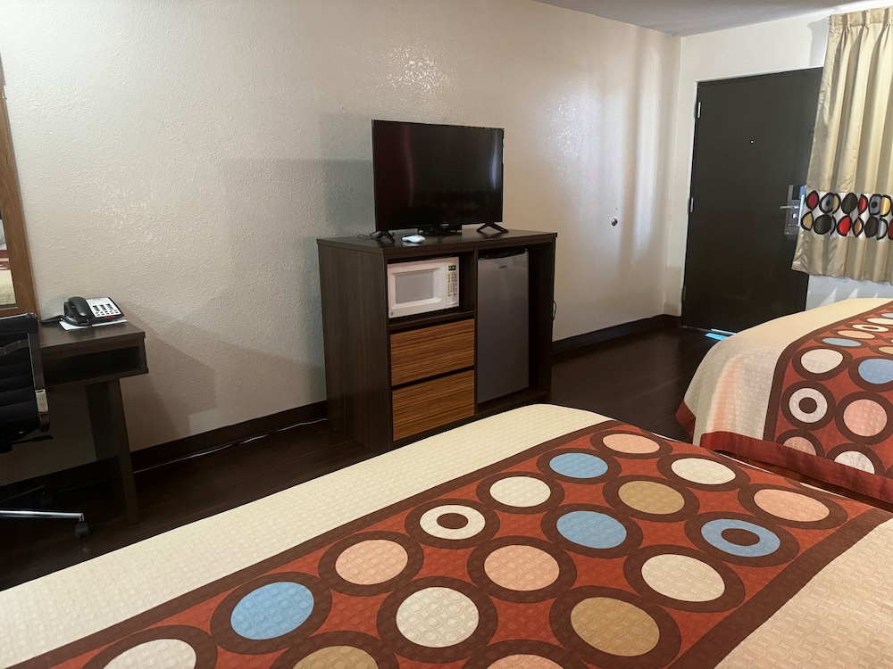 Room, 2 Queen Beds, Non Smoking photo 2