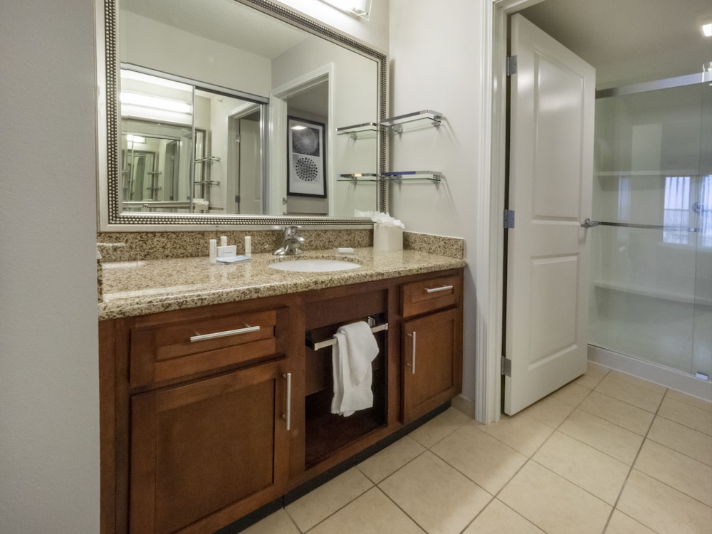 Suite, 1 Bedroom - Photo 7