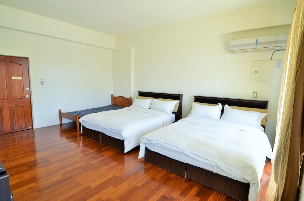 Grand Quadruple Room photo 2