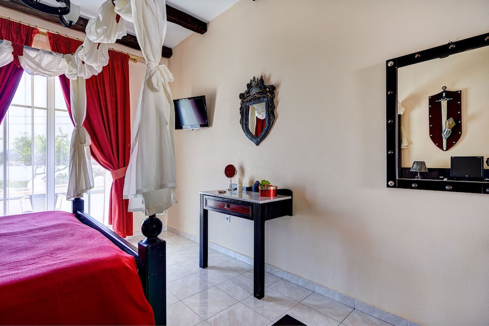 Suite (Adults Only) - Photo 17