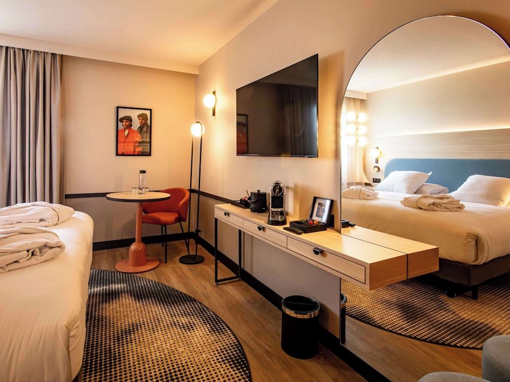 Privilege, Room, 1 King Bed - Photo 1