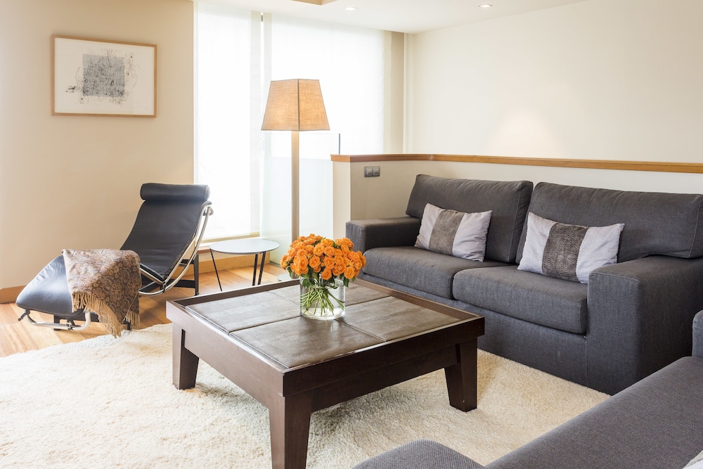 Apartment, Terrace, Annex Building (Paseo de Gracia)