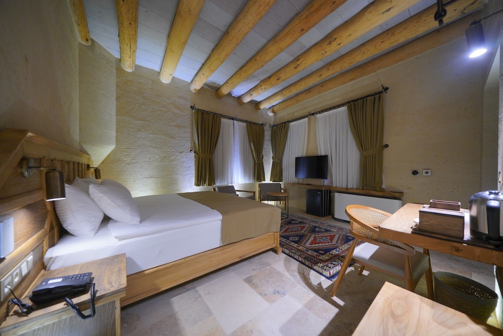 Deluxe Room - Photo 3
