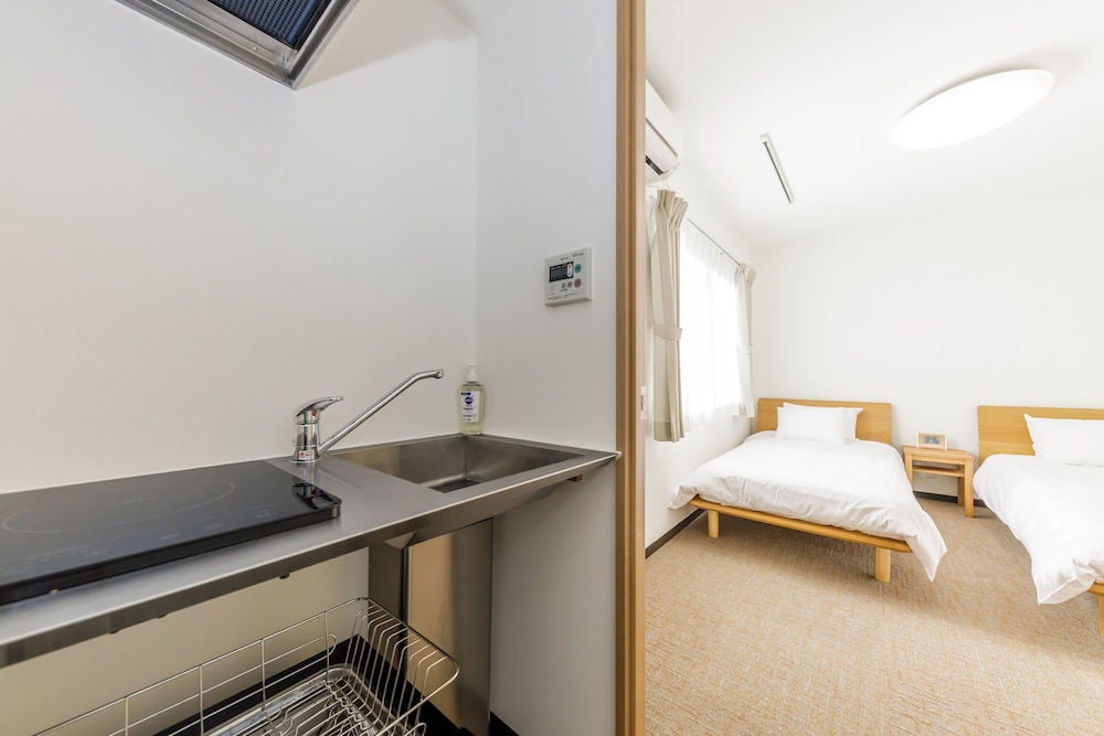 Economy Twin Room - Photo 1