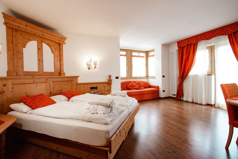 Apartment, 2 Bedrooms - Photo 1