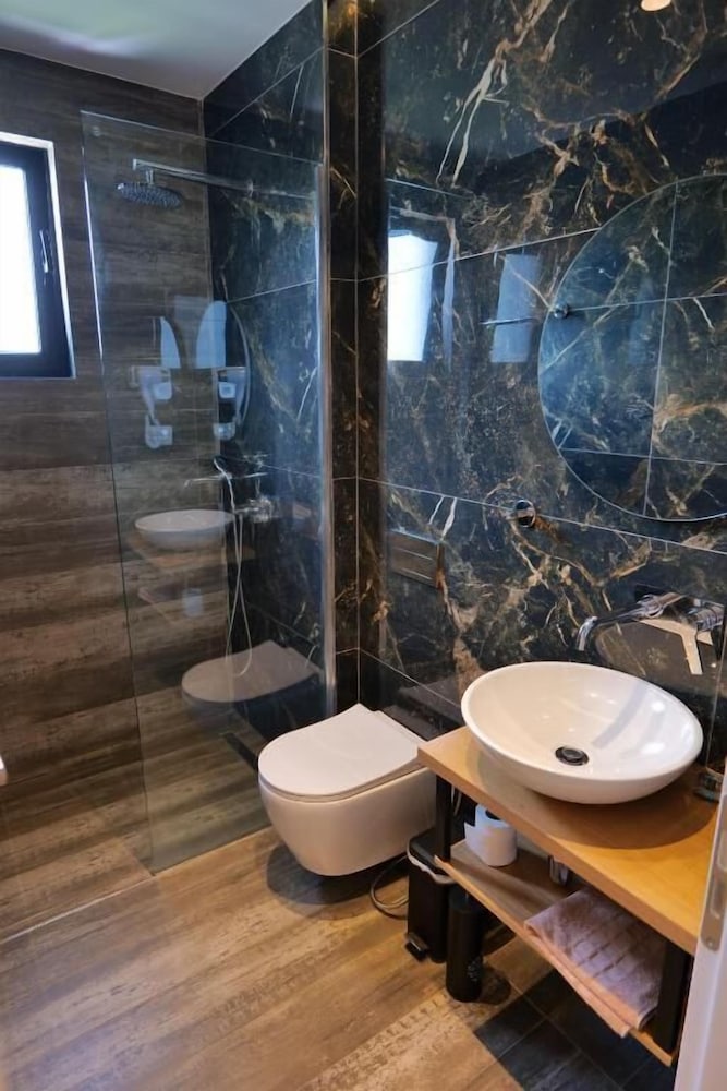 Deluxe Triple Room, Sea View, Ground Floor photo 2