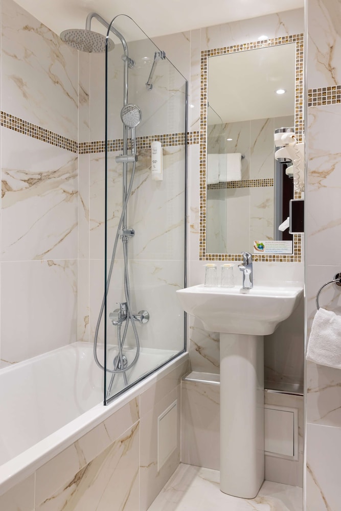 Superior Room, 1 King Bed, Non Smoking, Balcony (Twin bed on request) - Photo 7