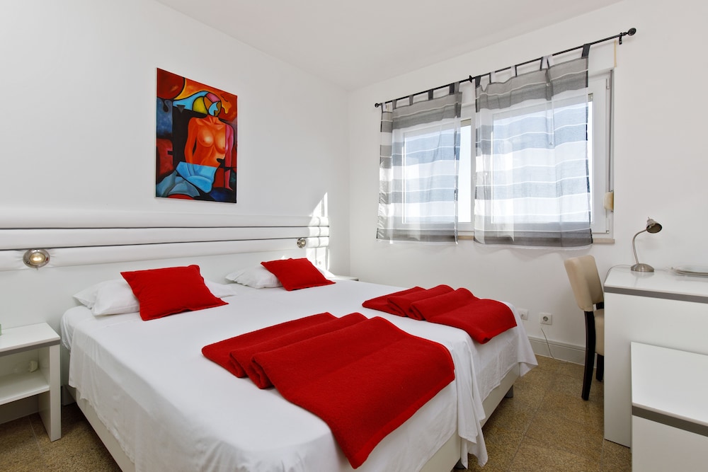 Ooievaar. Zeezicht appartement met panoramisch balkon. photo 1