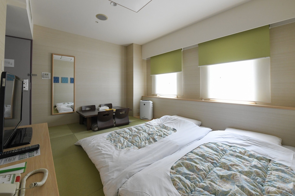 Premium Room, Multiple Beds - Photo 3