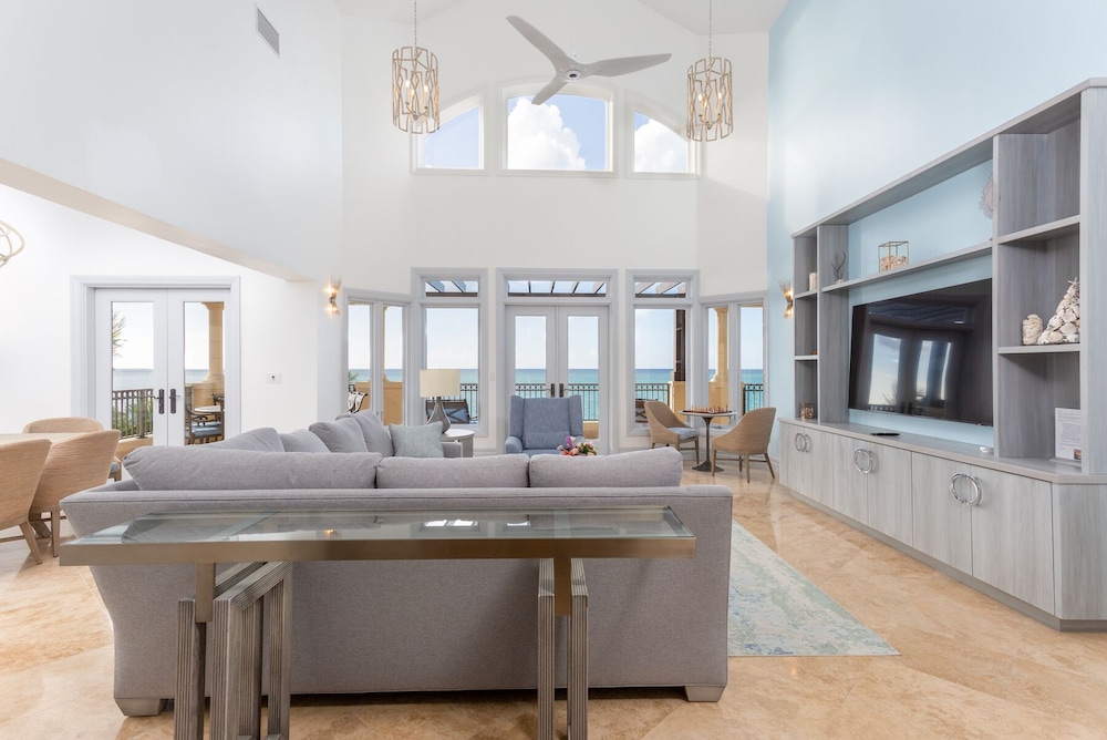 5 bedroom oceanfront Estate