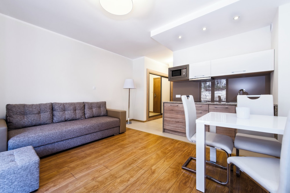 Apartment (215)