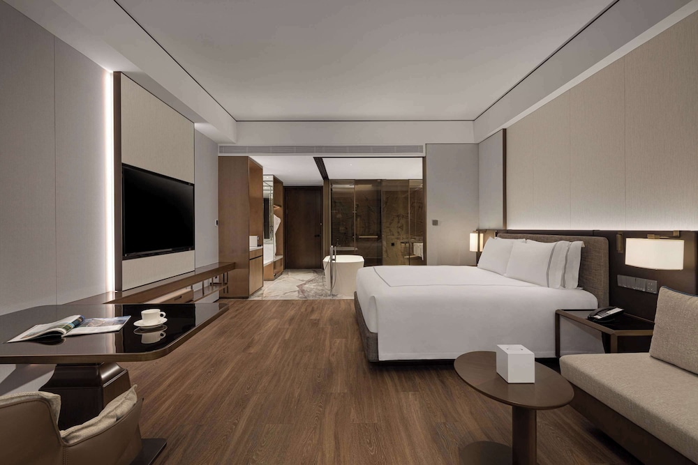Deluxe Room, 1 King Bed