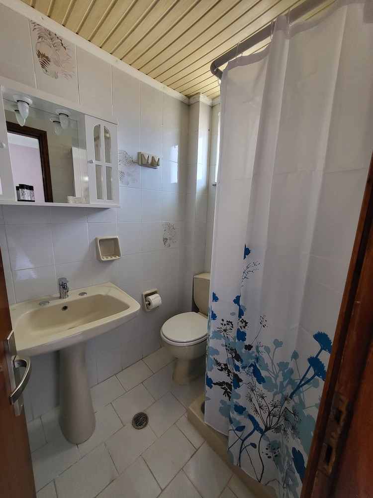 Standard Triple Room - Photo 8