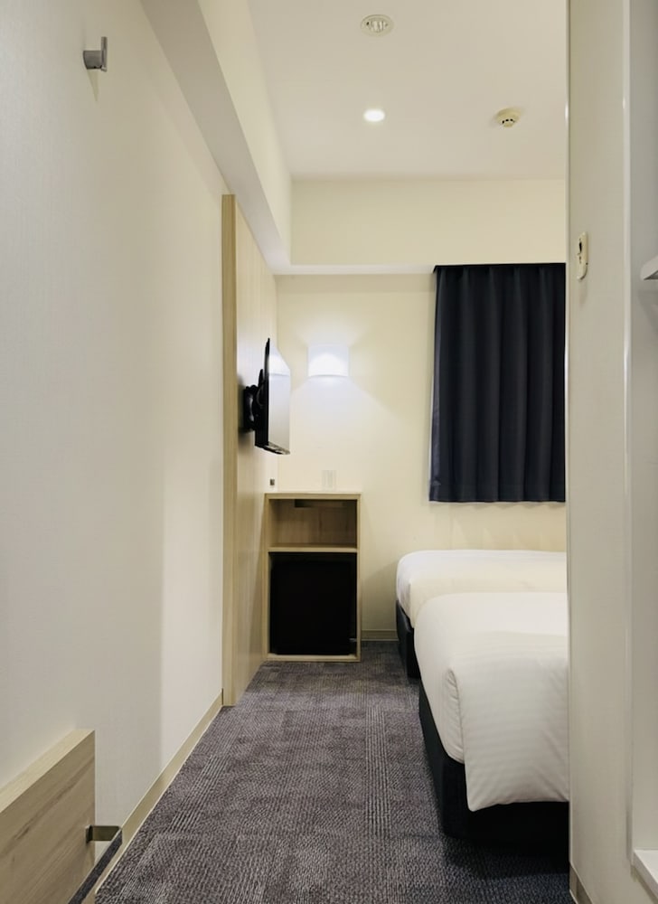 Basic Twin Room photo 2