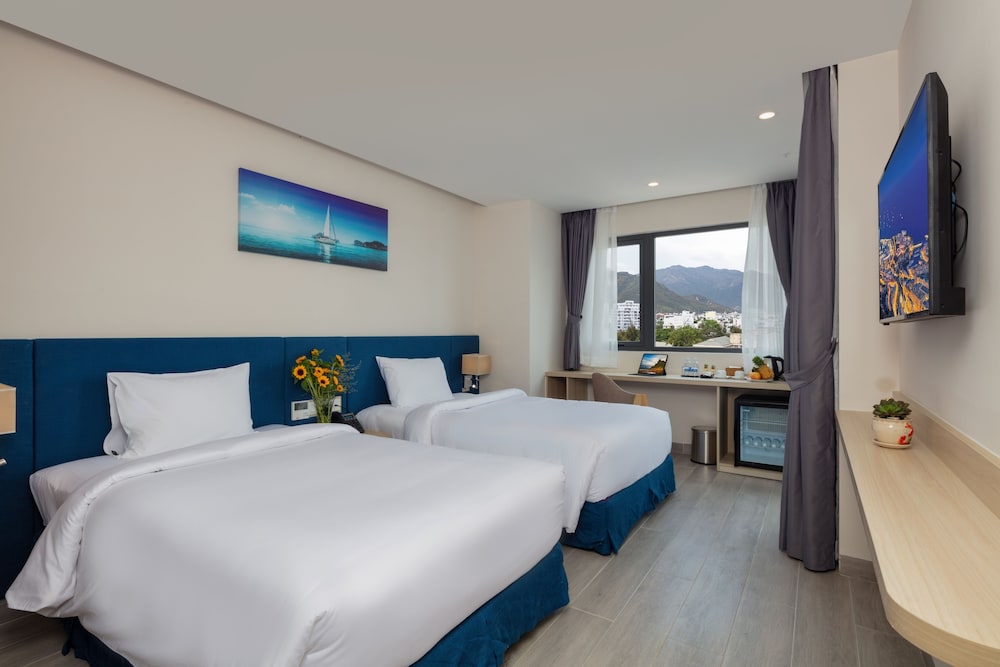Superior Room, Balcony, City View