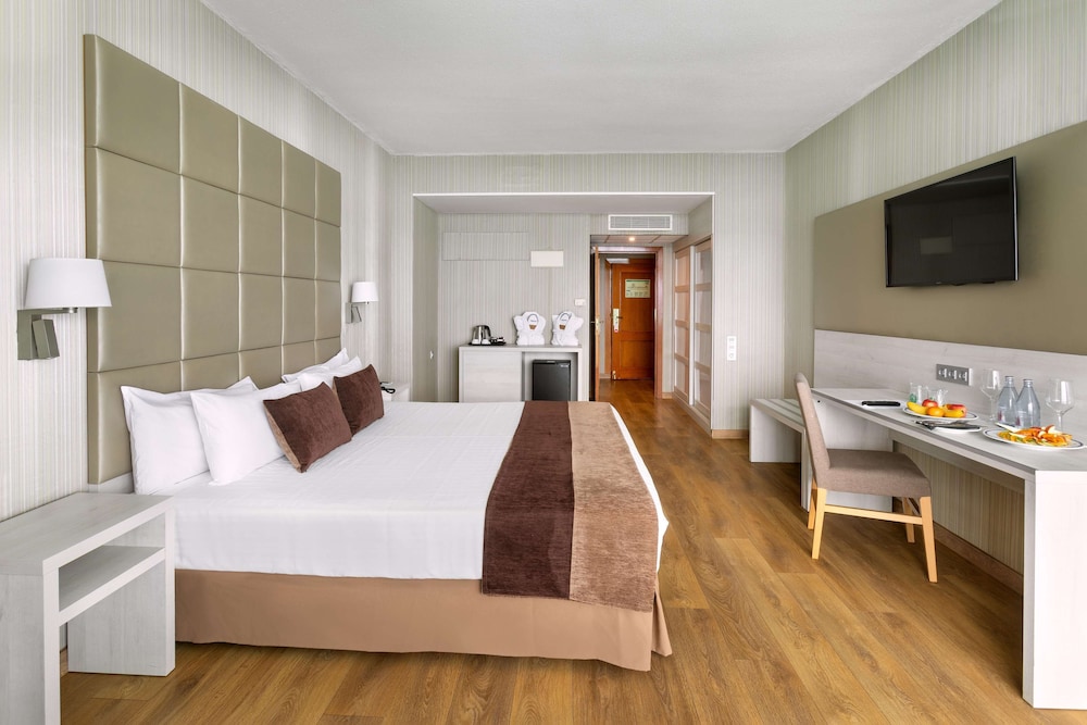 Superior Room (2 adults)