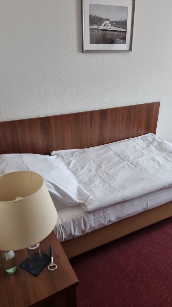 Basic Single Room