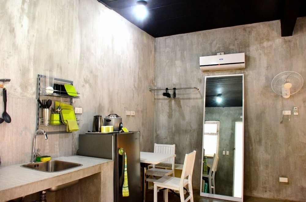 Double Or Twin Room (No Balcony) photo 3