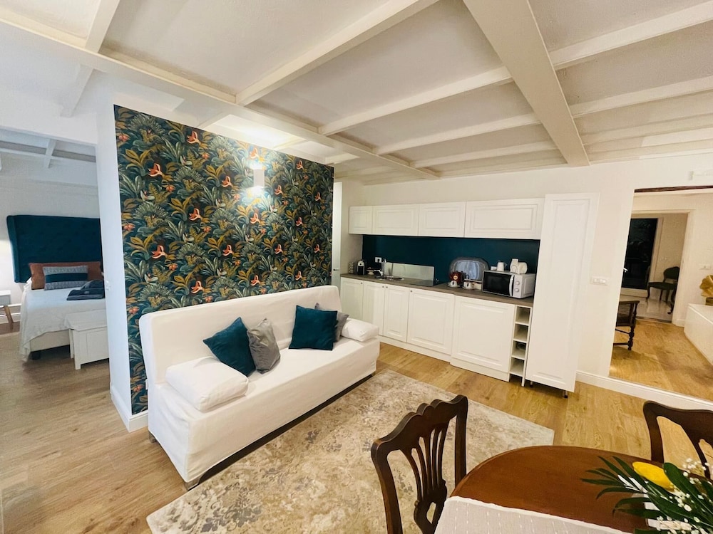 Exclusive Apartment, 1 Bedroom, Kitchen, Mezzanine photo 2