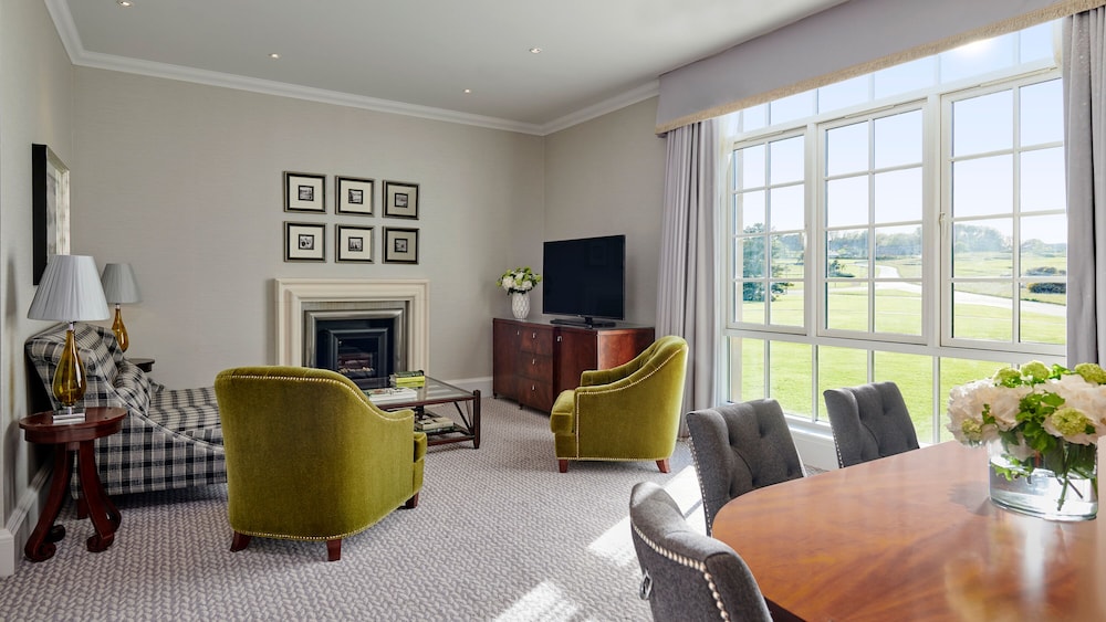 Deluxe Suite - Photo 2