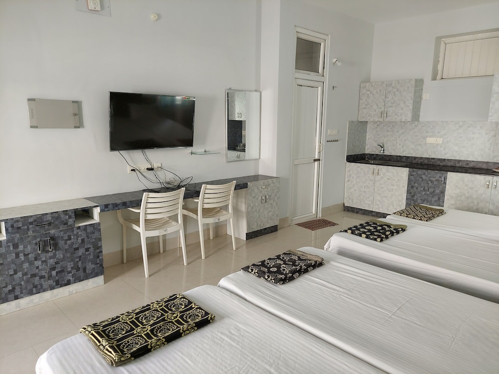 Superior Quadruple Room photo 2