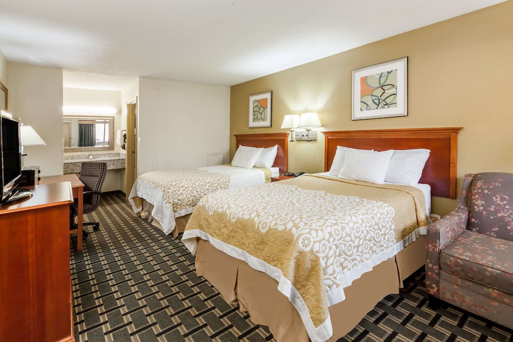 Room, 2 Double Beds, Non Smoking - Photo 1