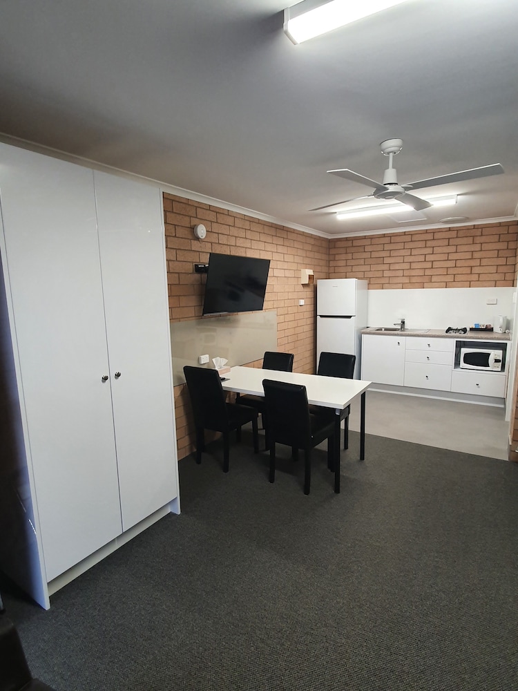 Deluxe Twin Room, 1 Bedroom, Kitchenette photo 2