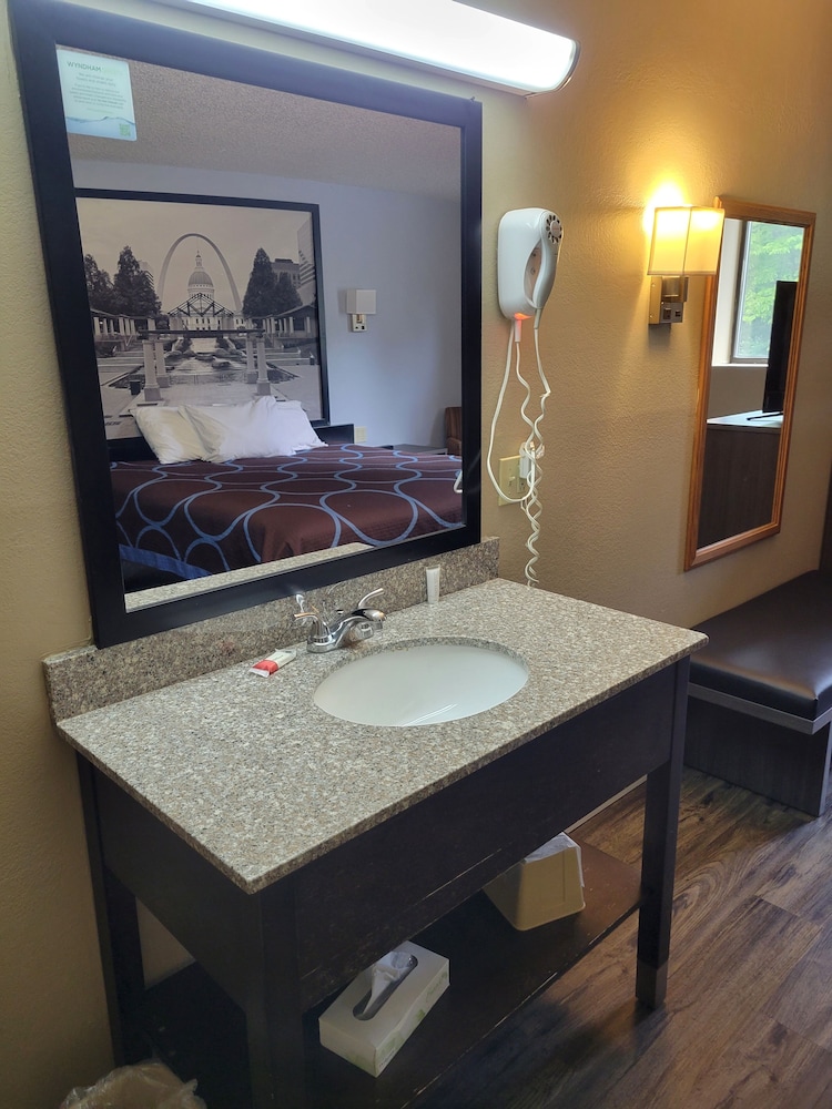 Studio Suite, 1 King Bed, Non Smoking photo 3