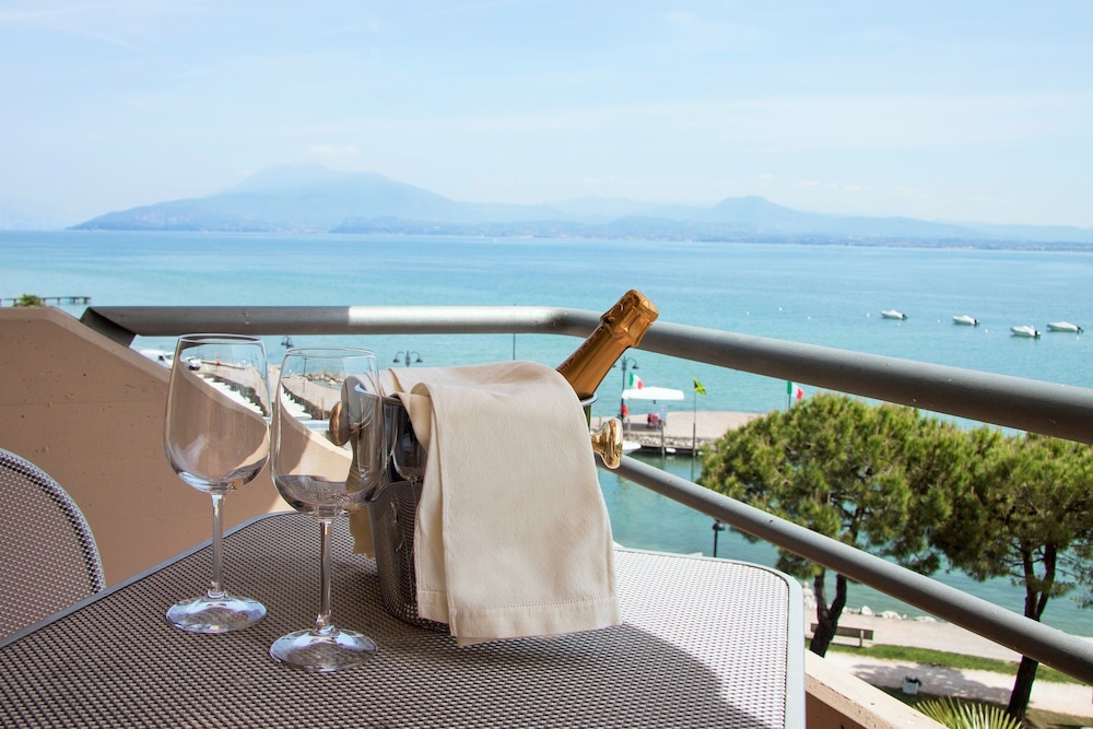 Superior Double Room, Balcony, Lake View photo 2