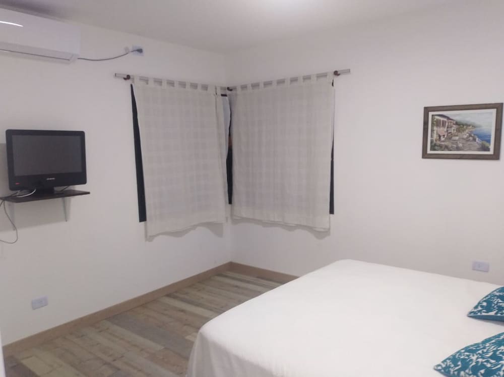 Family House, 3 Bedrooms (2.5 Baths) photo 2