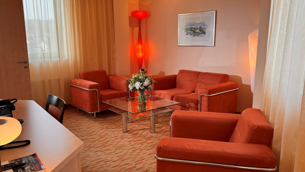 Suite - Photo 2