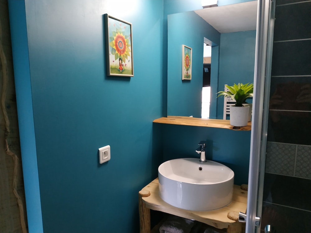Deluxe Room - Photo 2